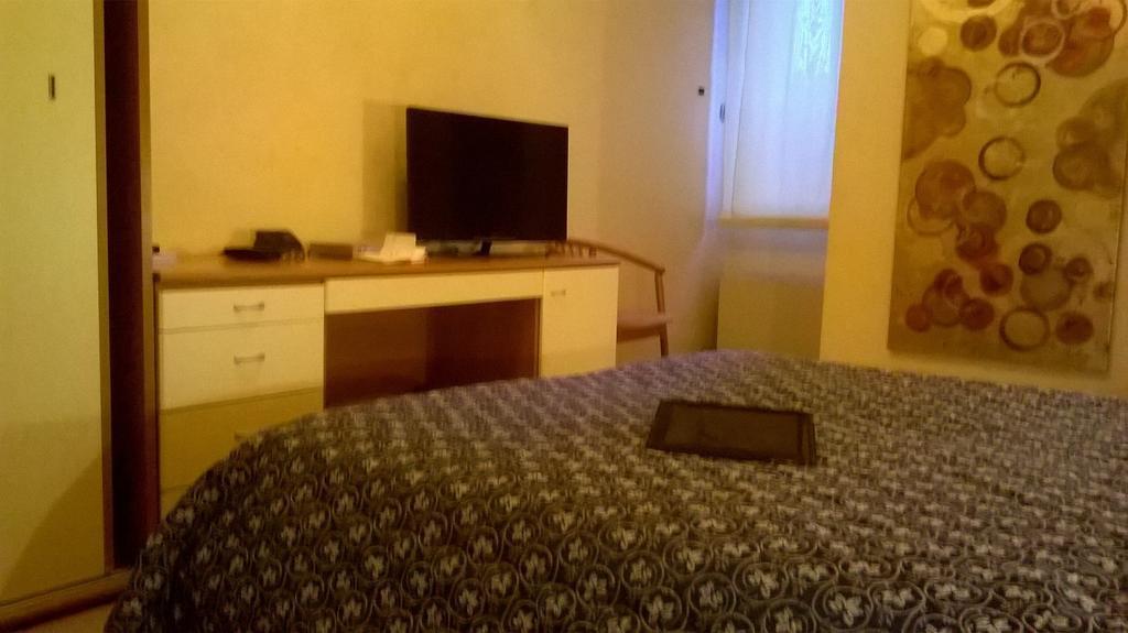 Hotel Sullivan Ponte San Marco Стая снимка