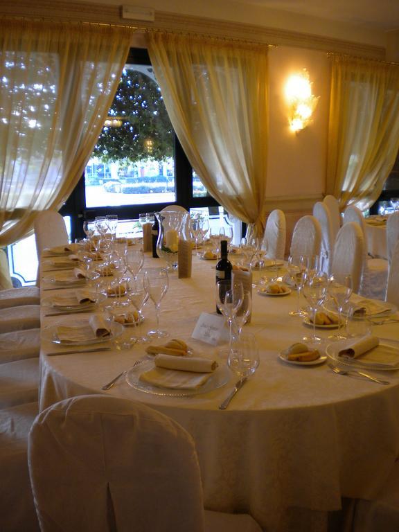 Hotel Sullivan Ponte San Marco Екстериор снимка